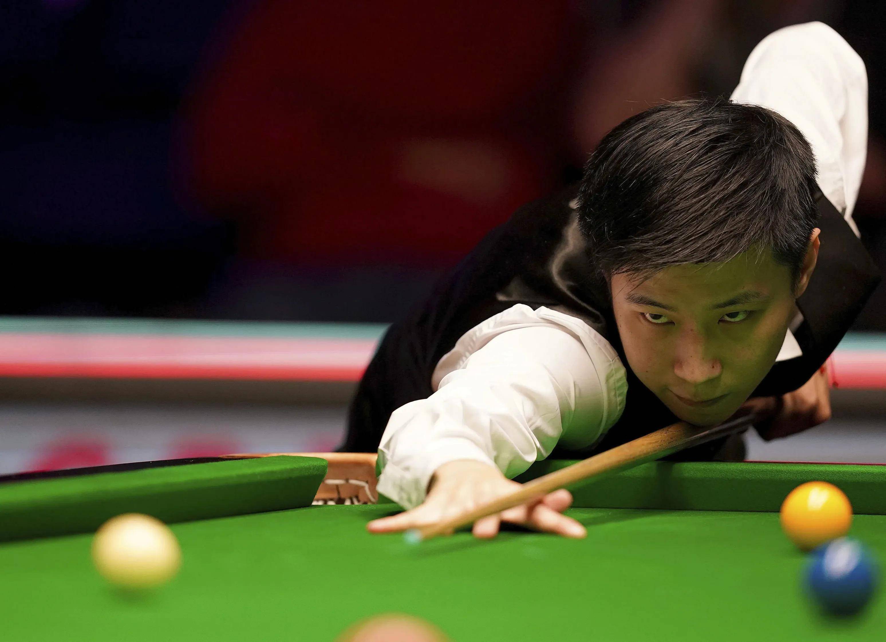 随着全球足 随着全球足