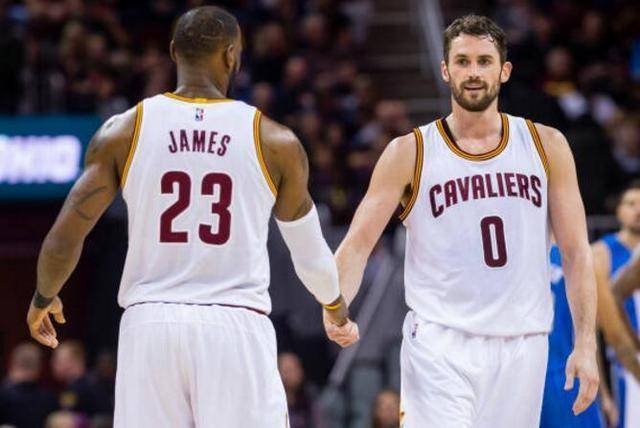 表现得更为 表现得更为